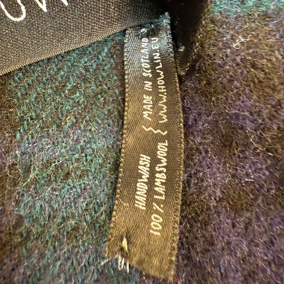 Howlin Scotland 100% Lambswool Plaid Scarf 🇬🇧– Black Watch Tartan - Picture 10 of 10